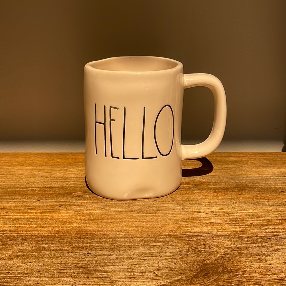 Rae Dunn “Hello” Mug like new